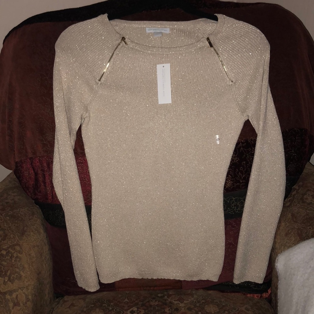 Brand New sweater by New York and Company